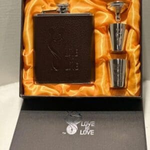 A gift set with two cups and a flask.
